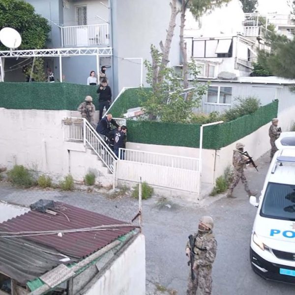 İzmir merkezli bahis operasyonu: 10 şüpheli tutuklandı