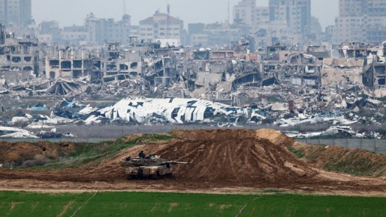 Soykırım İsrail Ordusu, yangını durduran Filistinlileri öldürdüğünü itiraf etti.