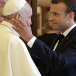 Papa Francis’in ardından: Emmanuel Macron ile karmaşık bir ilişkinin hikayesi