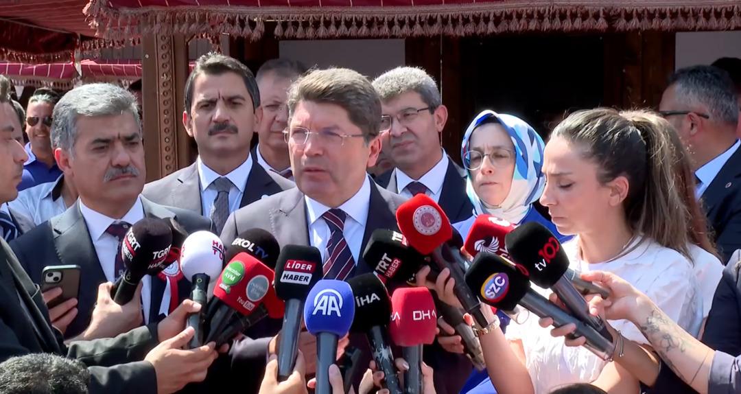 Ten'in Özgür Özel'in ikili yasal eleştirisine yanıtı! Soruşturmaların altını çizdi: 