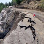 Bozkurt’ta heyelan: Köy yolu ulaşıma kapandı