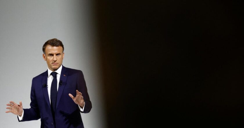 Fransa Cumhurbaşkanı Macron, Başbakan Bayrou’nun istifasını kabul etti
