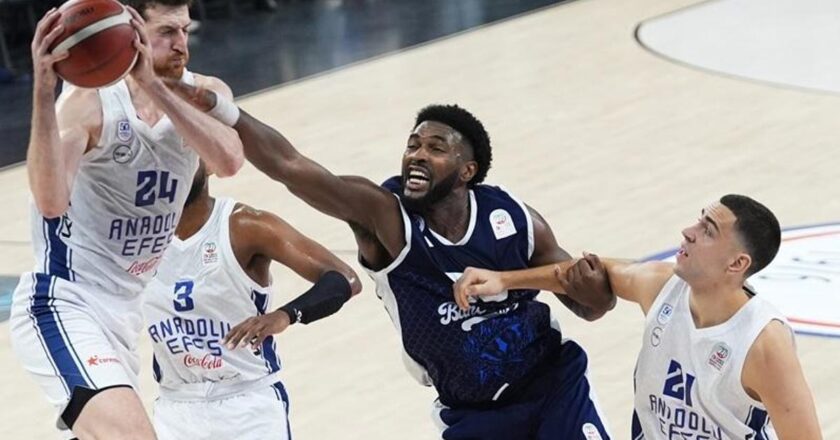 Anadolu Efes, Basketbol Süper Ligi’nde ikinci mağlubiyetini aldı