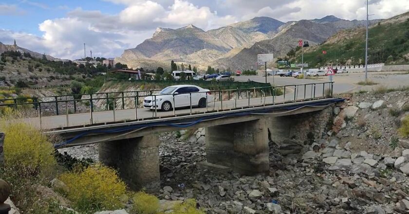 Şelale Girişindeki Köprü Hayati Tehdit Ediyor