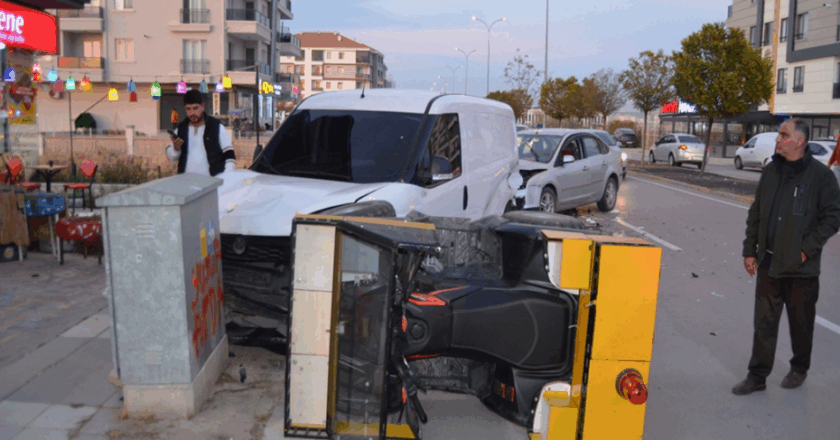 Park halindeki araçlara çarptı, “Ölümümü bekliyorum” dedi