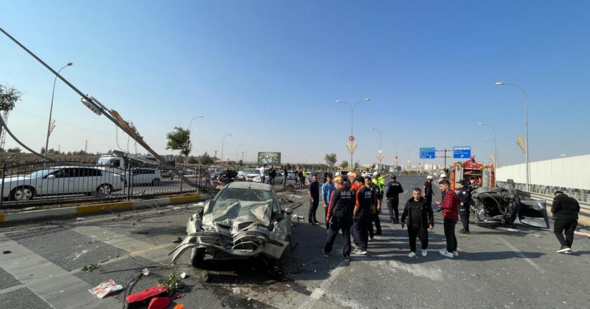 Şanlıurfa'da zincirleme trafik kazası: 2 ölü, 2 yaralı