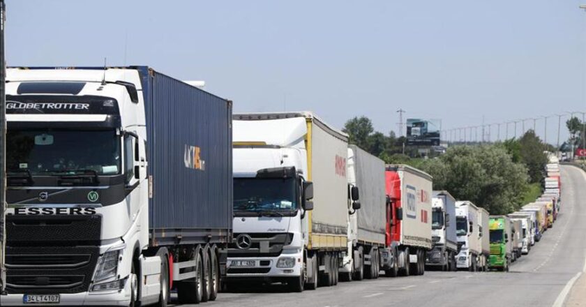 Ticaret Bakanlığı’ndan flaş açıklama: Sınır geçişleri durduruldu, TIR’lara grev engeli!